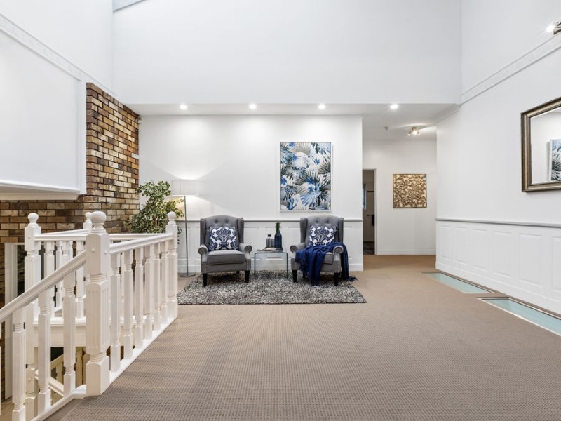 5 Rossmoya Street, Carindale QLD 4152