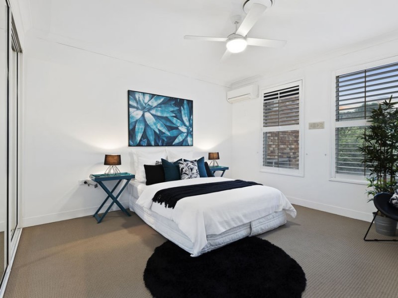 5 Rossmoya Street, Carindale QLD 4152