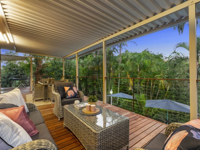 5 Rossmoya Street, Carindale QLD 4152