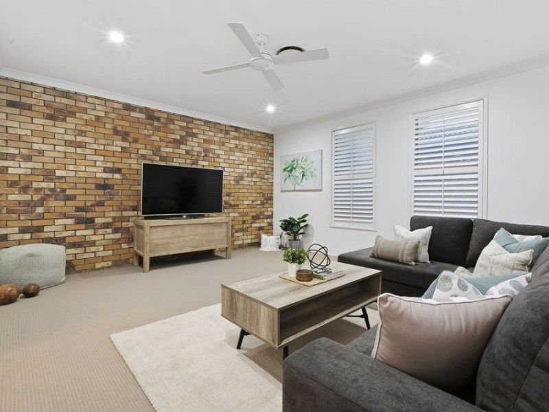 5 Rossmoya Street, Carindale QLD 4152