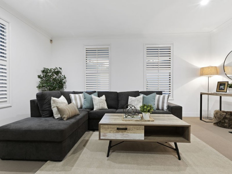 5 Rossmoya Street, Carindale QLD 4152