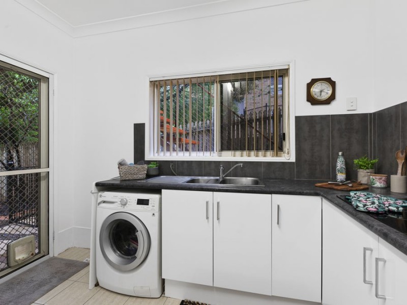 5 Rossmoya Street, Carindale QLD 4152