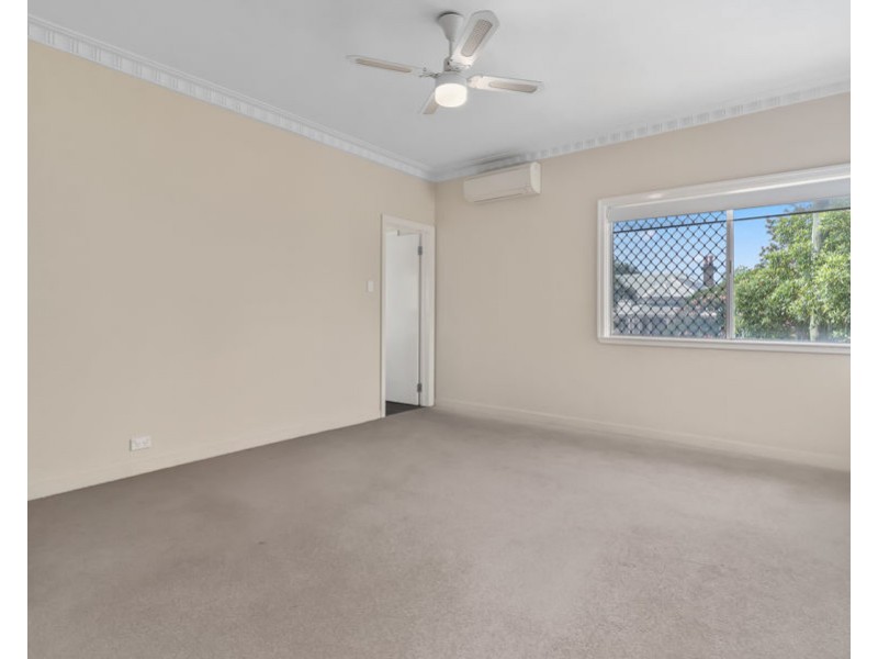 1 Inchcape Street, Fairfield QLD 4103