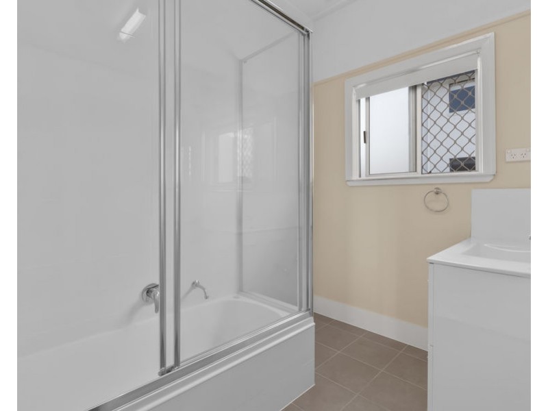 1 Inchcape Street, Fairfield QLD 4103