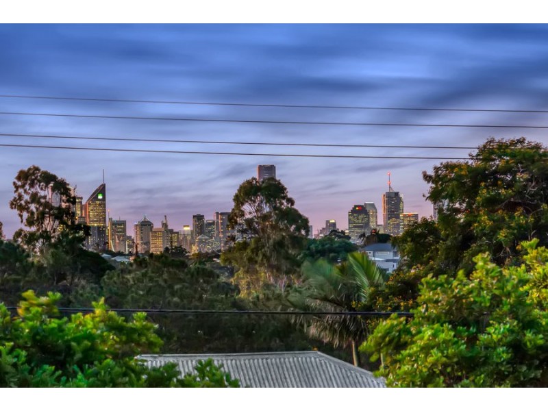 130 Sterculia Ave, Holland Park West QLD 4121