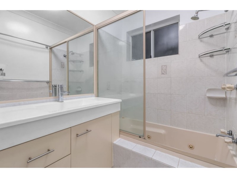 4 / 63 Wellington Street, Coorparoo QLD 4151