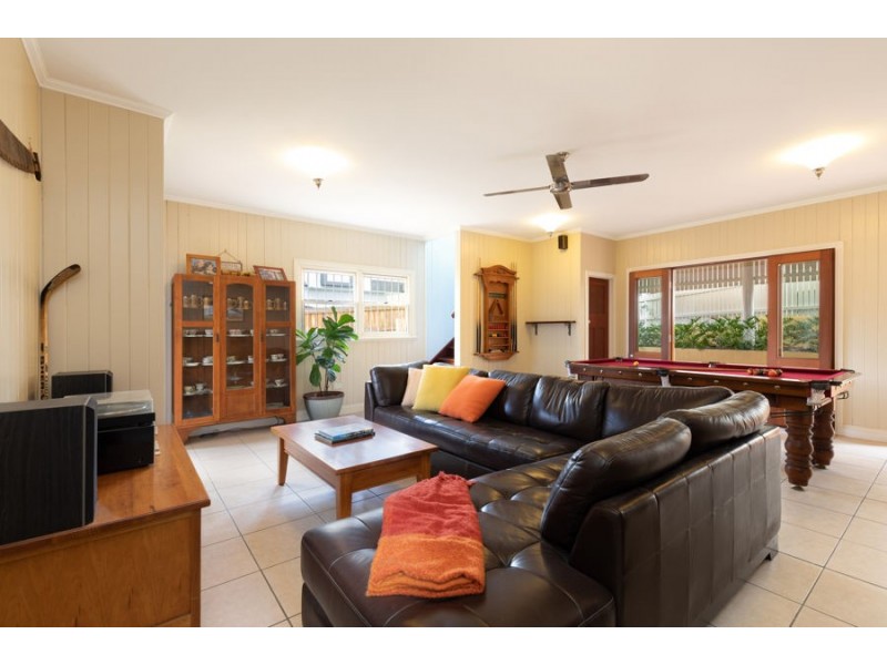 41 St Leonards Street, Coorparoo QLD 4151