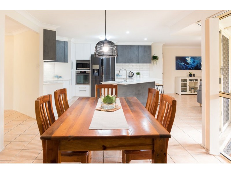 24 Moonlight Place, Capalaba QLD 4157