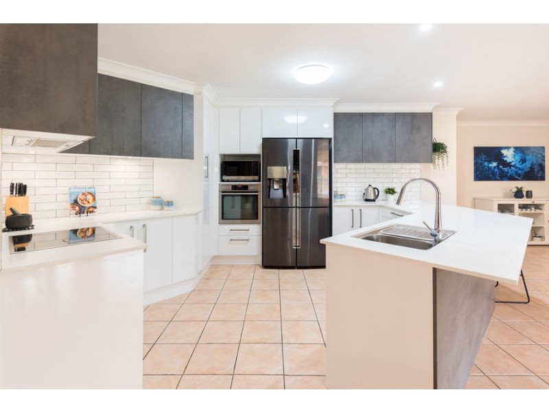 24 Moonlight Place, Capalaba QLD 4157