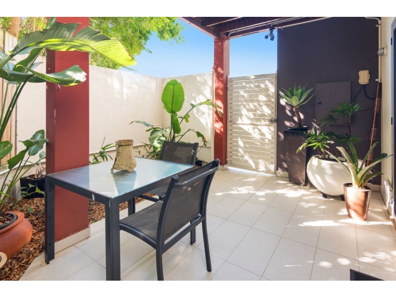 5 Ames Street, Coorparoo QLD 4151