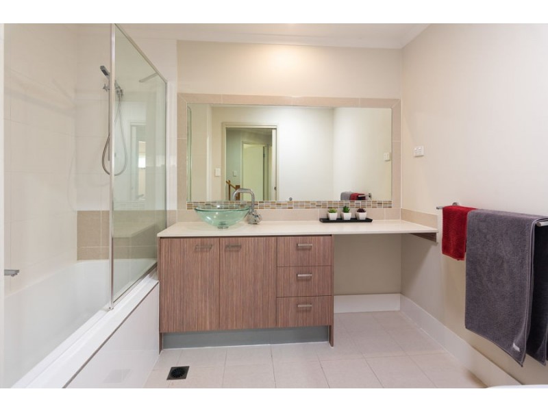5 Ames Street, Coorparoo QLD 4151