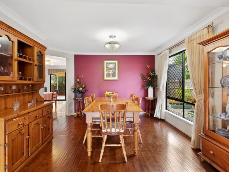 8 Hattah Place, Parkinson QLD 4115