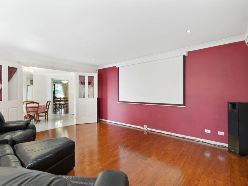 8 Hattah Place, Parkinson QLD 4115