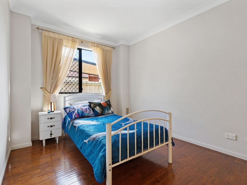 8 Hattah Place, Parkinson QLD 4115