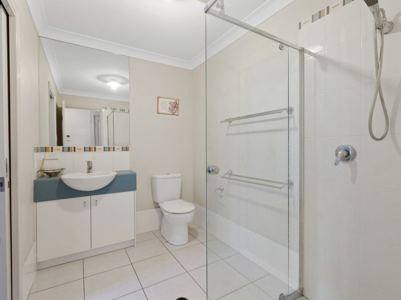 8 Hattah Place, Parkinson QLD 4115