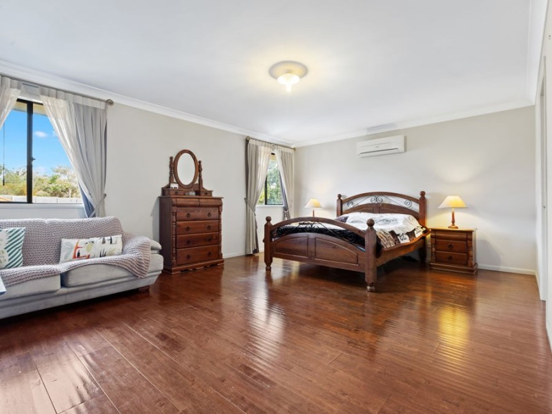 8 Hattah Place, Parkinson QLD 4115