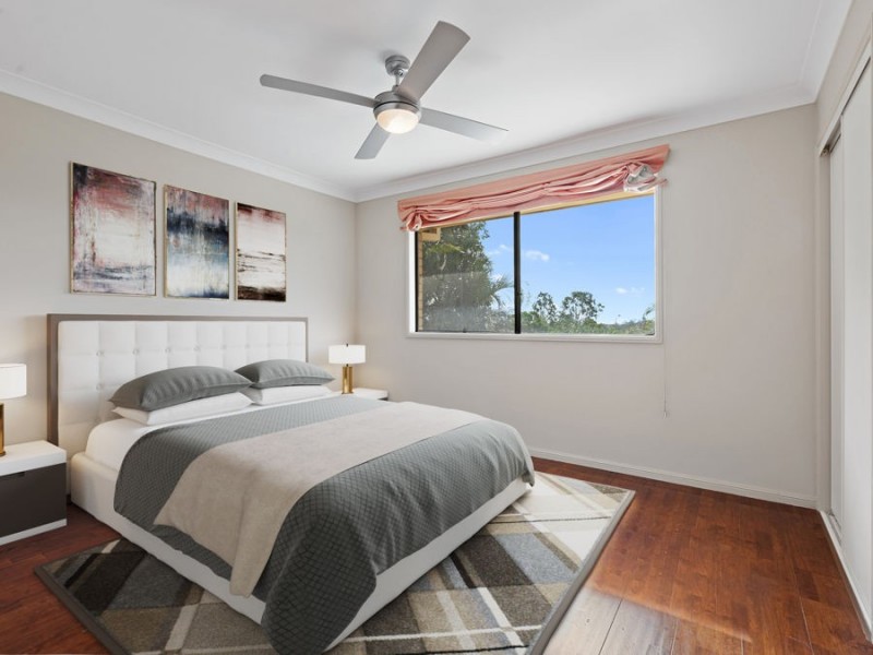 8 Hattah Place, Parkinson QLD 4115