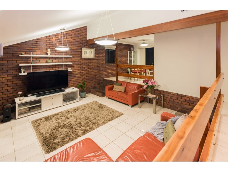 5 Galahad Street, Carindale QLD 4152