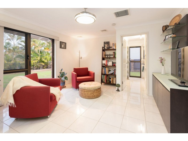 5 Galahad Street, Carindale QLD 4152