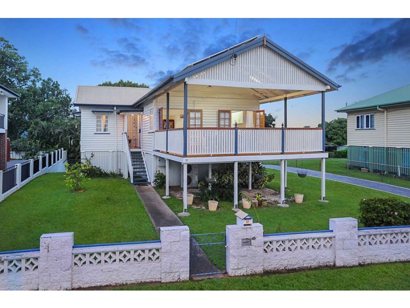 37 Oateson Skyline Dr, Seven Hills QLD 4170