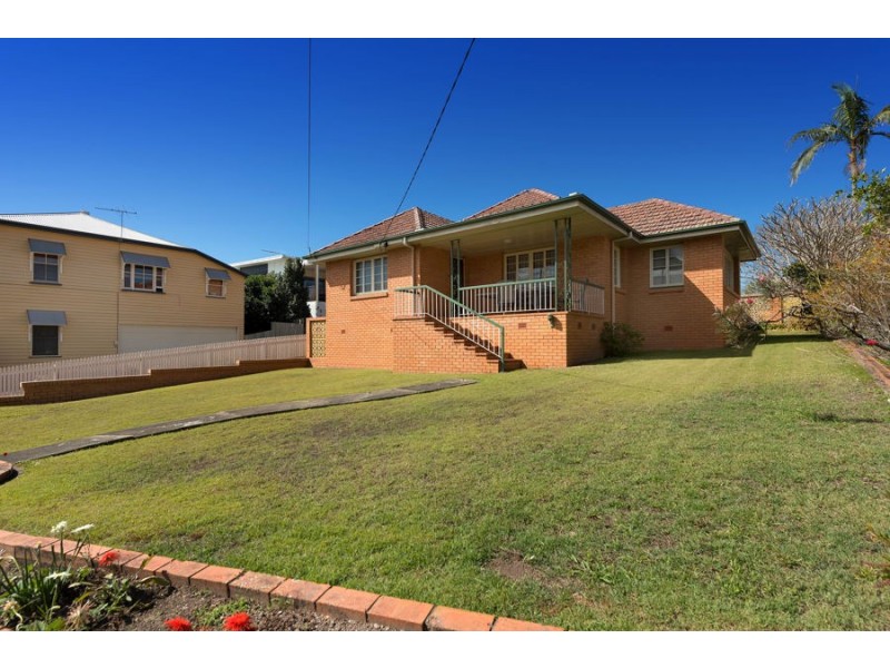 42 Brooks Street, Camp Hill QLD 4152
