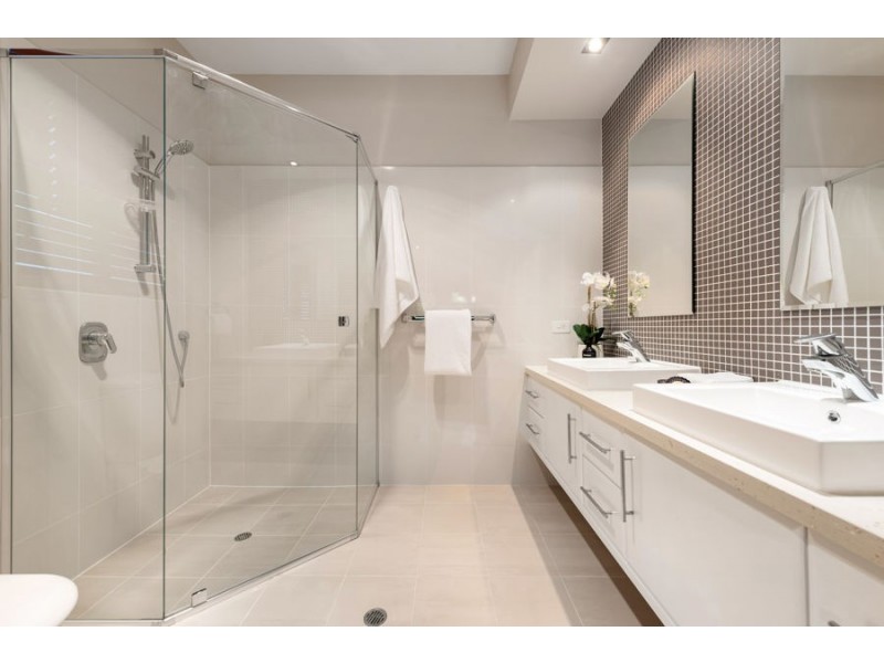 66 Eva Street, Coorparoo QLD 4151