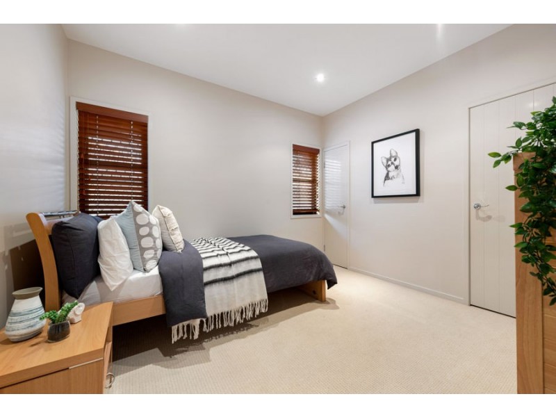 66 Eva Street, Coorparoo QLD 4151