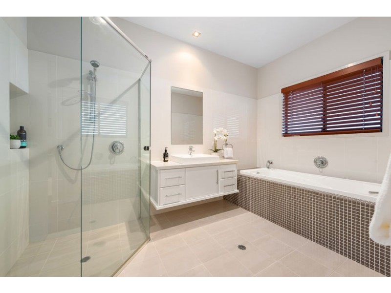 66 Eva Street, Coorparoo QLD 4151