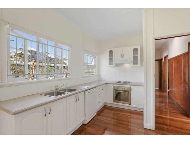 77 Grenfell St, Mount Gravatt East QLD 4122