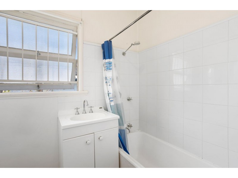 77 Grenfell St, Mount Gravatt East QLD 4122