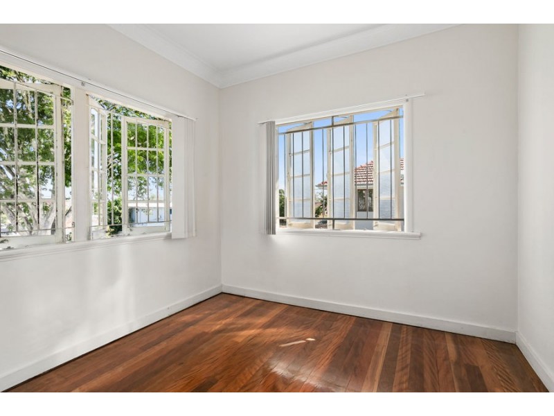 77 Grenfell St, Mount Gravatt East QLD 4122