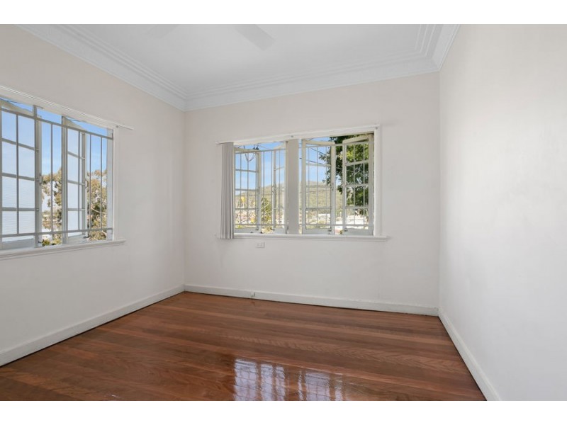 77 Grenfell St, Mount Gravatt East QLD 4122