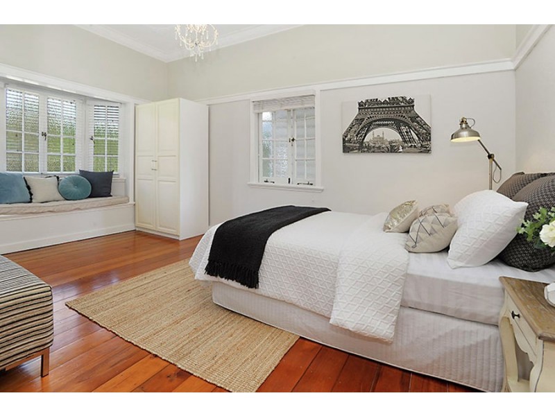 24 Waite Street, Norman Park QLD 4170