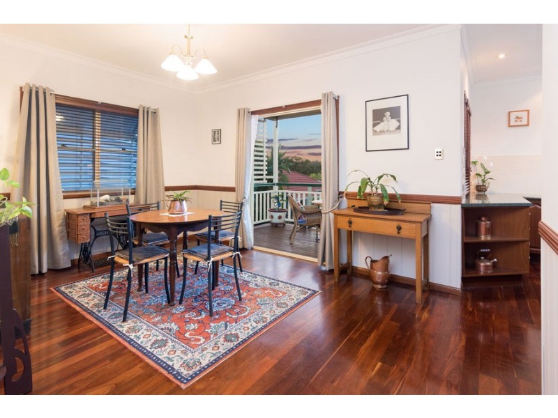 823 Cavendish Road, Holland Park QLD 4121