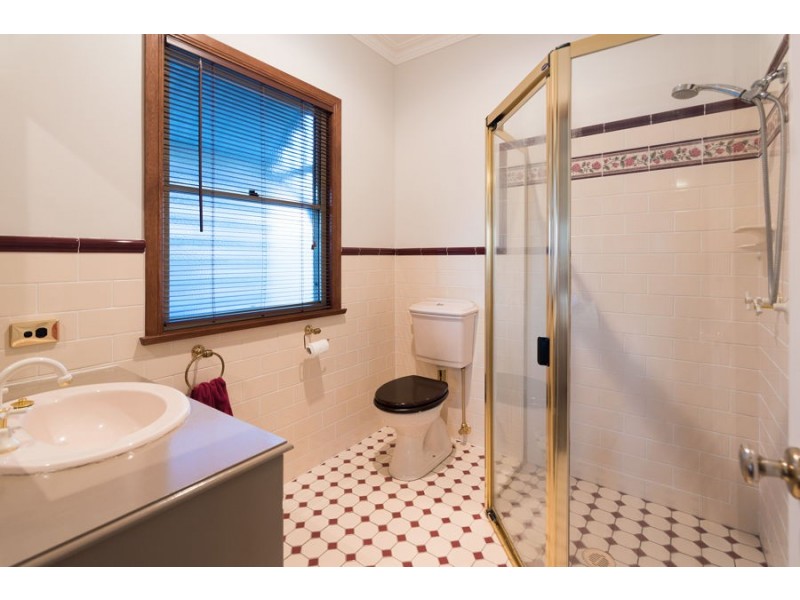 823 Cavendish Road, Holland Park QLD 4121