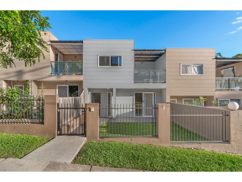 2/108 Nicholson St, Greenslopes QLD 4120