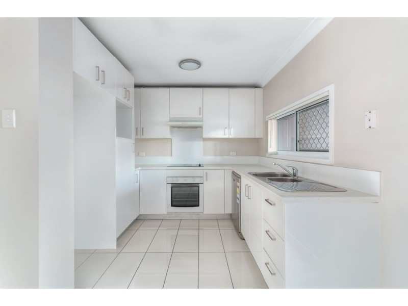 2/108 Nicholson St, Greenslopes QLD 4120