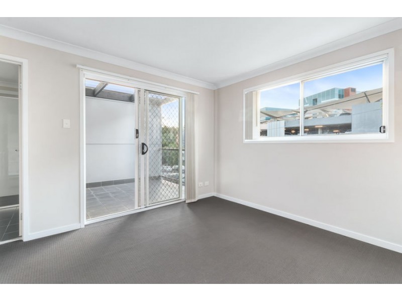 2/108 Nicholson St, Greenslopes QLD 4120