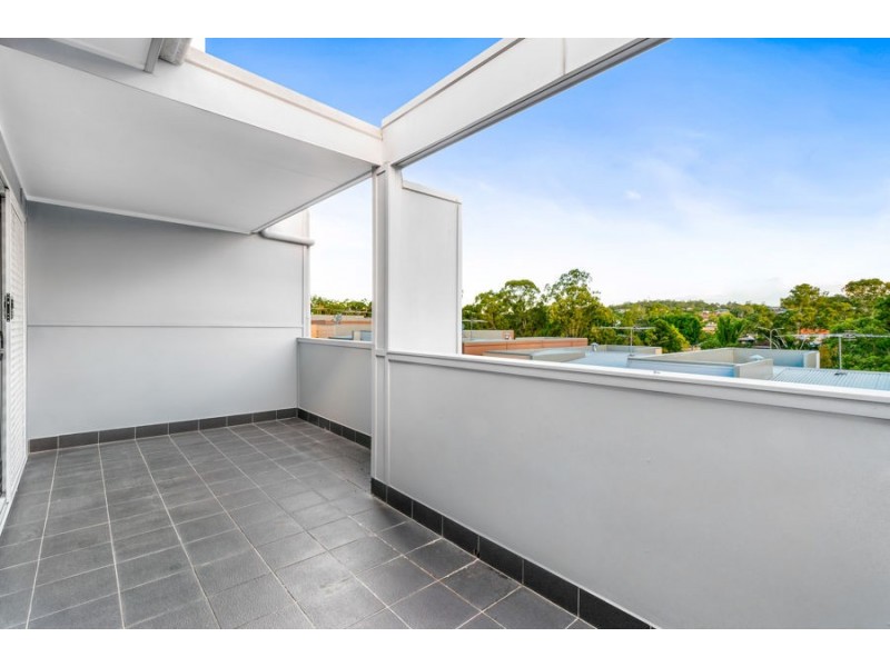 2/108 Nicholson St, Greenslopes QLD 4120