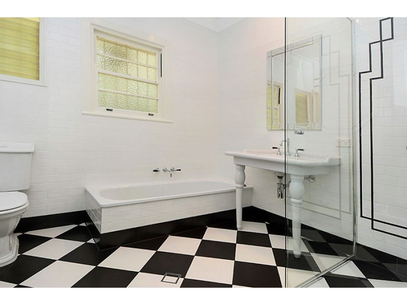 67 Macaulay Street, Coorparoo QLD 4151