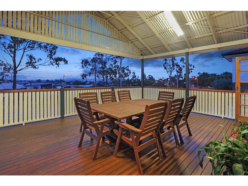 37 Oateson Skyline Dr, Seven Hills QLD 4170