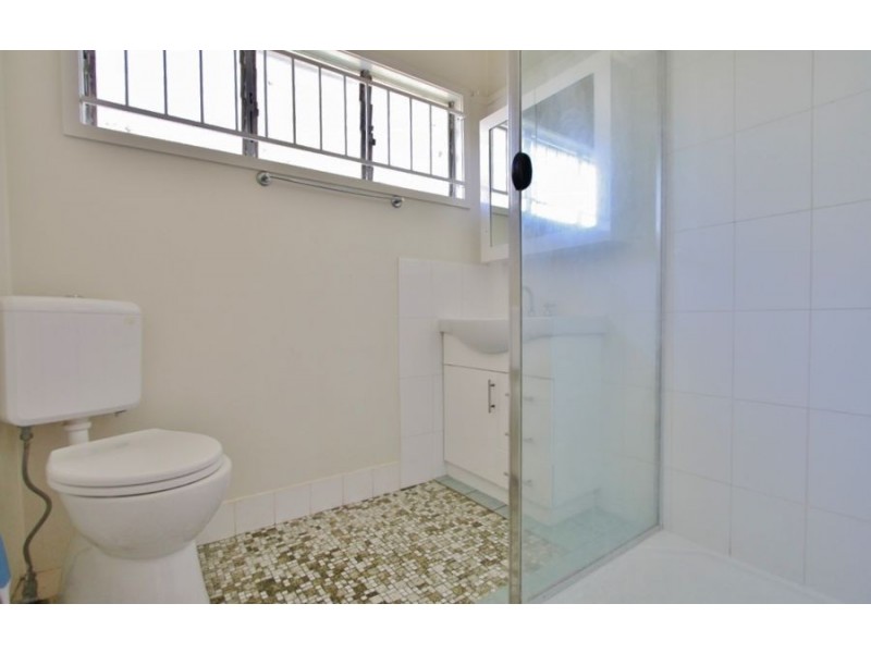 12 Bonneville St, Holland Park West QLD 4121