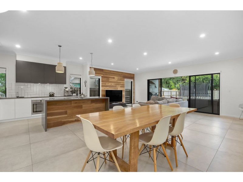 17 Rome Street, Coorparoo QLD 4151