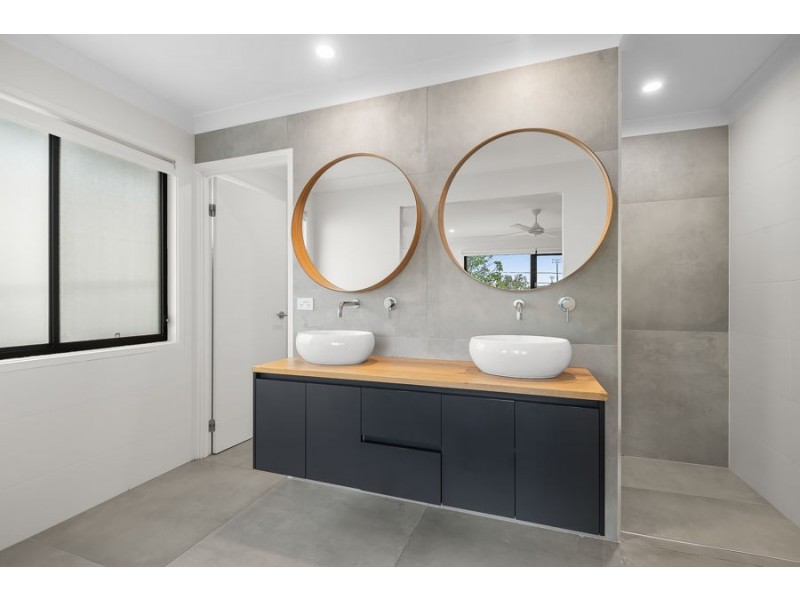 17 Rome Street, Coorparoo QLD 4151