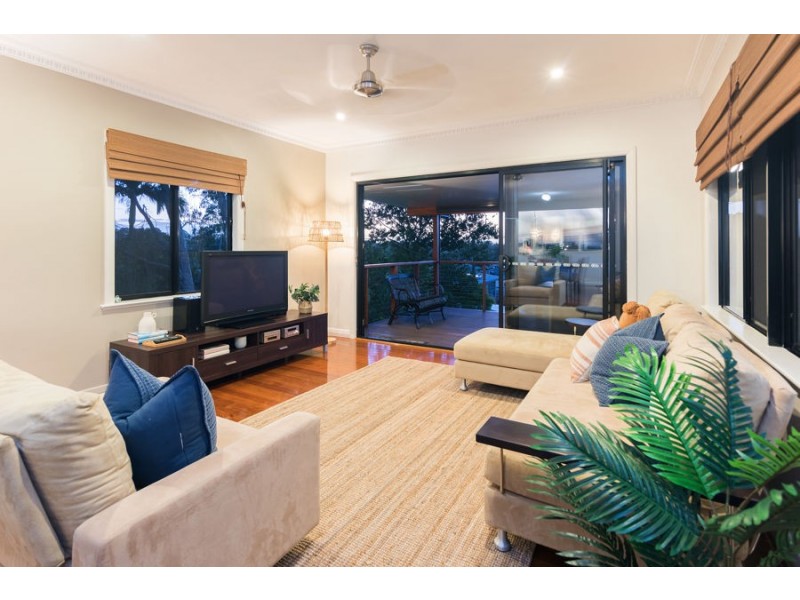 10 Wyeth Street, Wynnum QLD 4178