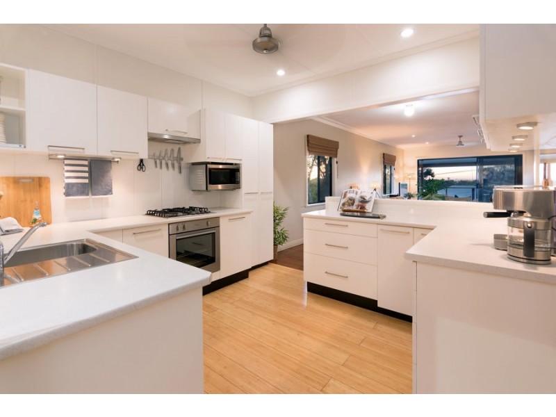 10 Wyeth Street, Wynnum QLD 4178