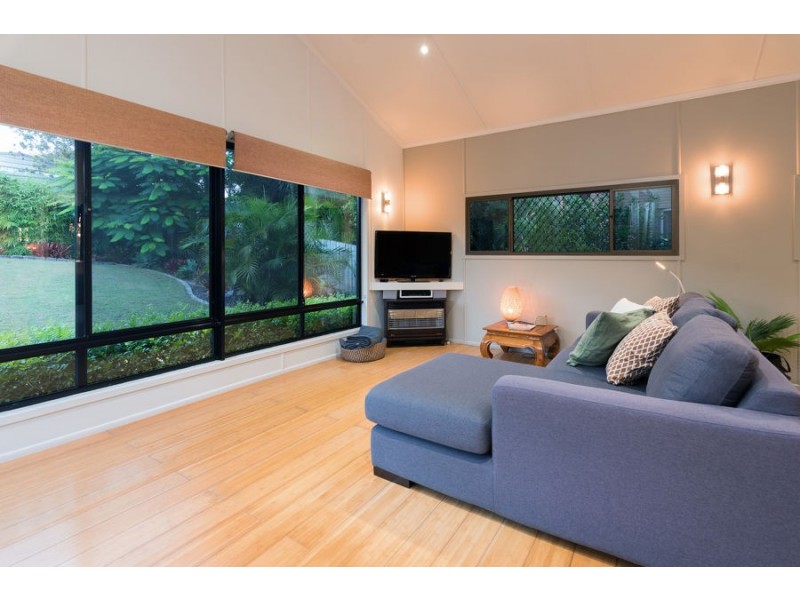 10 Wyeth Street, Wynnum QLD 4178
