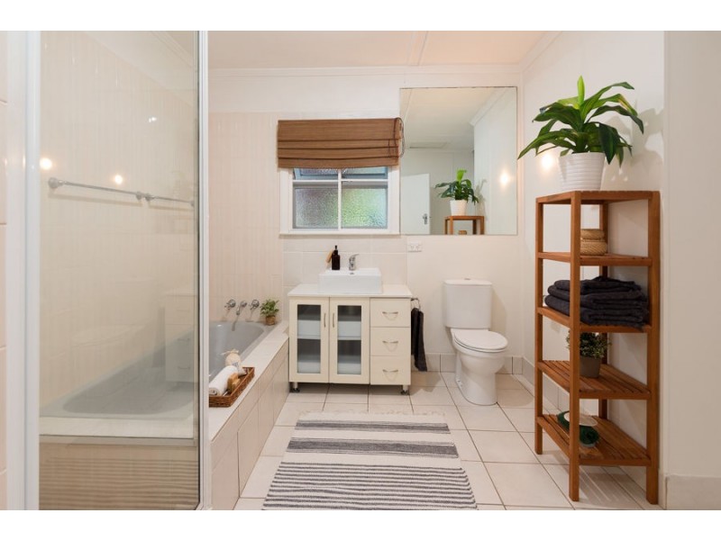 10 Wyeth Street, Wynnum QLD 4178