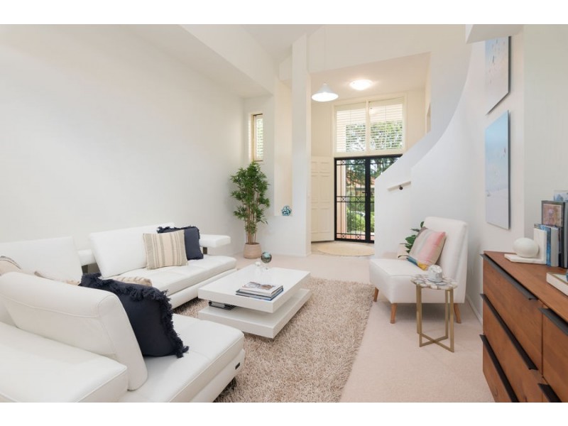 56 Flame Tree Crescent, Carindale QLD 4152