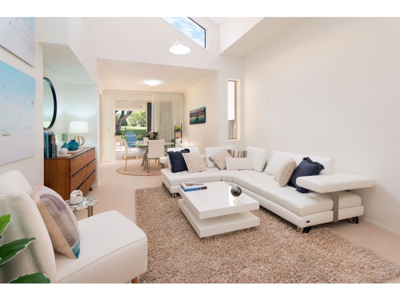 56 Flame Tree Crescent, Carindale QLD 4152